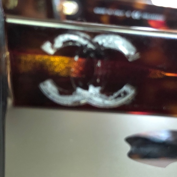 SALE this weekend only - Chanel Model 5183 brown gradient polarized sunglasses - Picture 6 of 12